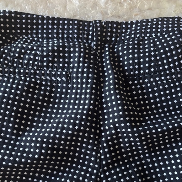 Old Navy Black and White Patterned Skirt - Picture 5 of 5